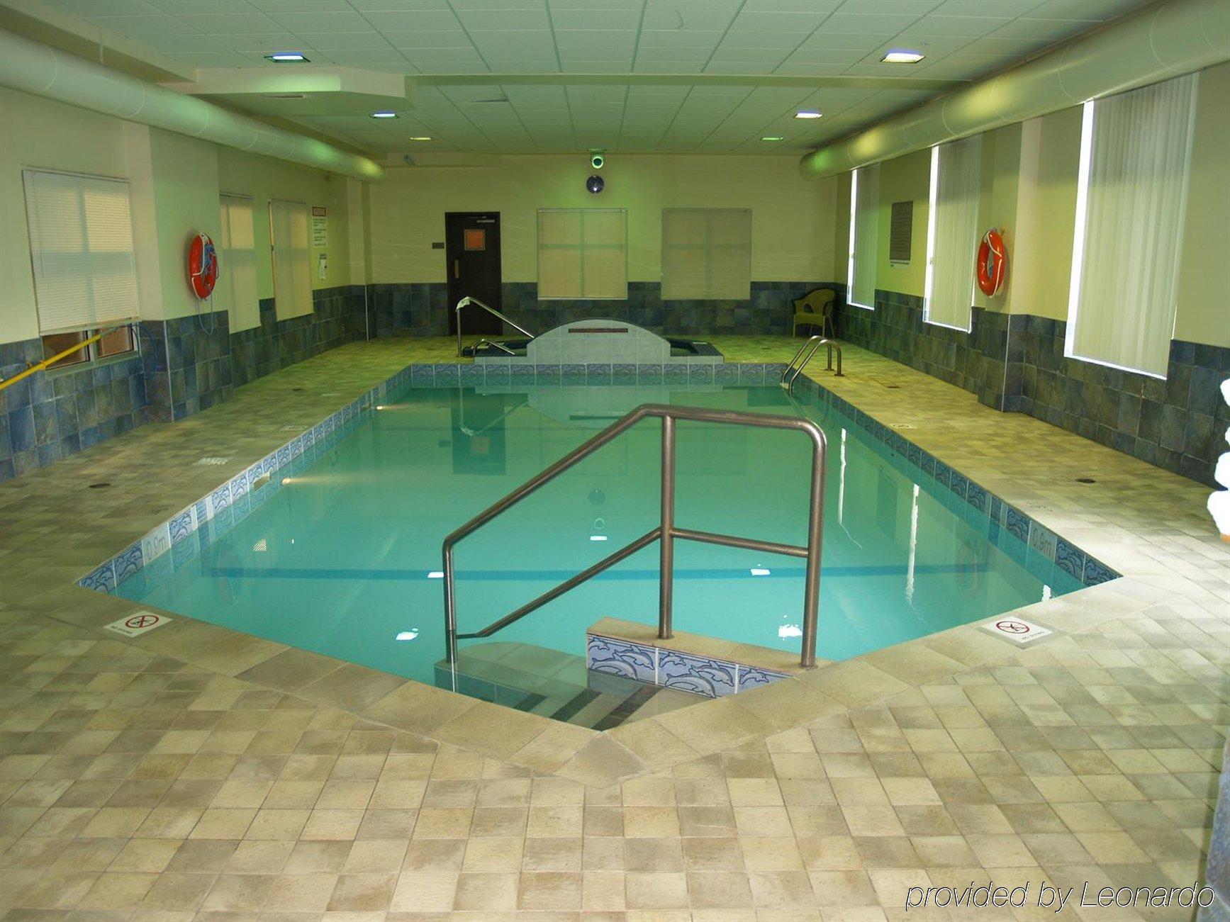 Humphry Inn And Suites Winnipeg Facilities photo